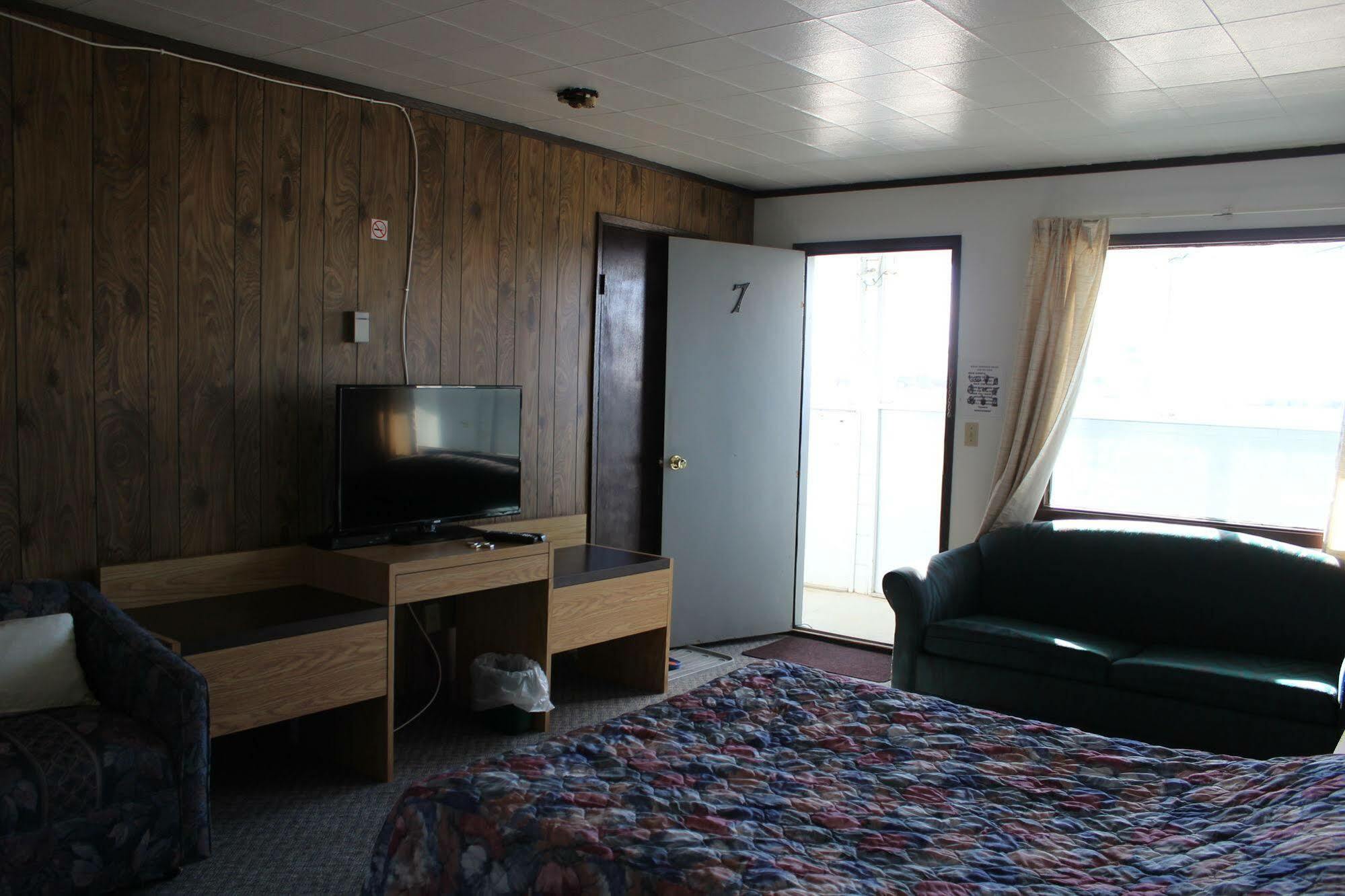 Raval Paradise Motel And Rv Park Youngstown Kültér fotó