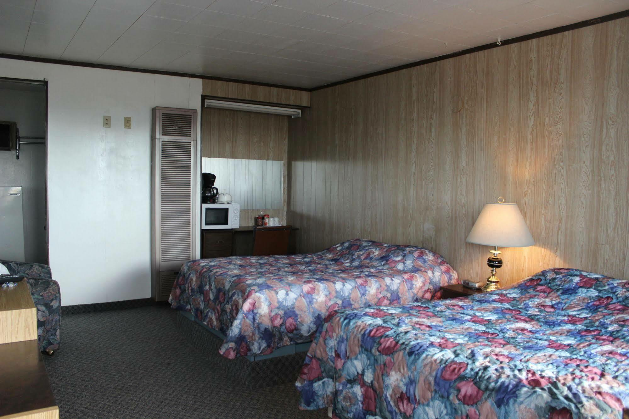 Raval Paradise Motel And Rv Park Youngstown Kültér fotó